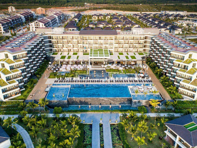 Loạt thương hiệu quản lý khách sạn danh tiếng có mặt tại đây như Novotel, Best Western Premier, InterContinental, JW Mariott… biến Phú Quốc thành "thiên đường nghỉ dưỡng đẳng cấp"