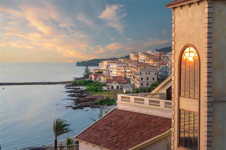 Dự án Sun Premier Village Primavera của Sun Group được ví như “thị trấn Amalfi thu nhỏ”bên biển Ngọc.