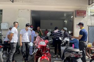 Người dân Phú Quốc vui vẻ khi được đăng ký ôtô, xe máy tại địa phương