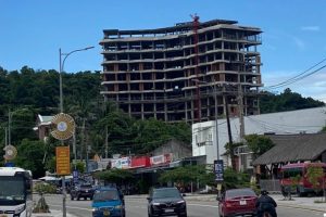 Sai quy hoạch, Phú Quốc tháo dỡ khách sạn 12 tầng xây trái phép