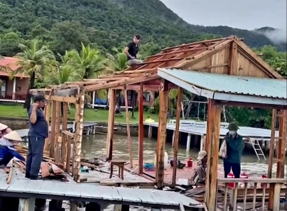 Ông D. có bungalow xây dựng trái phép trên khu bảo tồn biển Phú Quốc (thuộc khu vực ở ấp Cây Sao, xã Hàm Ninh) đã bắt đầu tự nguyện tháo dỡ