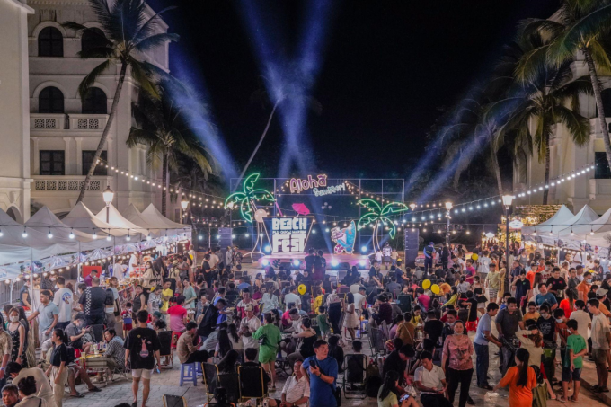 Lễ hội bên bờ biển Phu Quoc Marina Beach Fest diễn ra định kỳ tại Phu Quoc Marina.